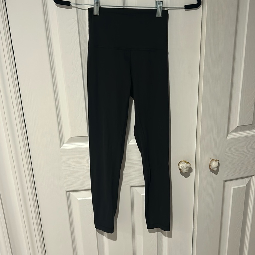 !! Lululemon ribbed leggings size 2 !!
